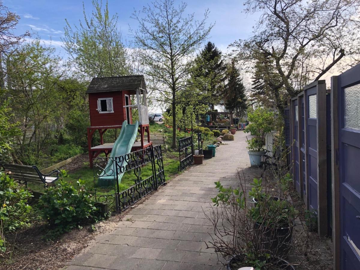 Houseboat Apartment With Water Terrace, Free Parking, Free Bikes & Fast Wifi Ámsterdam Exterior foto